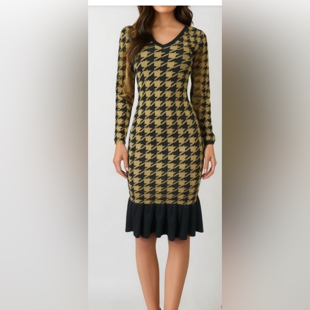 NWOT CLICHE’ Yellow and Black knitting Sheath Dress V-Neck Cuffed Long Sleeves